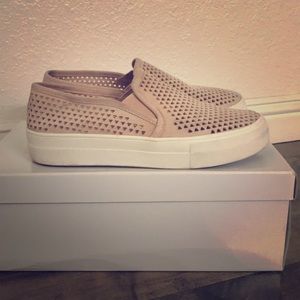 Steve Madden Platform Slip Ons